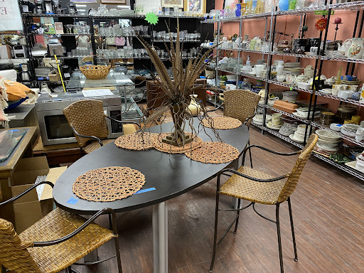 Thrift Store «Hidden Treasures Thrift Store», reviews and photos, 2200 NW 9th Ave, Wilton Manors, FL 33311, USA