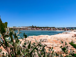 Canalone Beach'in fotoğrafı - rahatlamayı sevenler arasında popüler bir yer