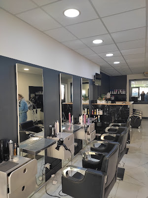 Salon Caprices by Romain à Cap-d'Ail