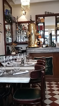 Atmosphère du Restaurant français Le P'tit Troquet à Paris - n°18