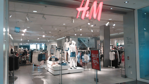 Shopping Mall «Hanes Mall», reviews and photos, 3320 Silas Creek Pkwy, Winston-Salem, NC 27103, USA