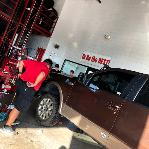 Tire Shop «Discount Tire Store - Bee Cave, TX», reviews and photos, 3922 Ranch Rd 620 S, Bee Cave, TX 78738, USA