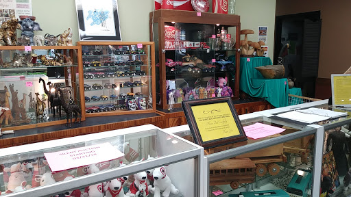 Thrift Store «Family Pathways Thrift Store», reviews and photos, 935 Lake St S, Forest Lake, MN 55025,2616, USA