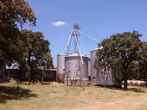 Animal Feed Store «Lochte Feed & General Store», reviews and photos, 509 Longhorn St, Fredericksburg, TX 78624, USA