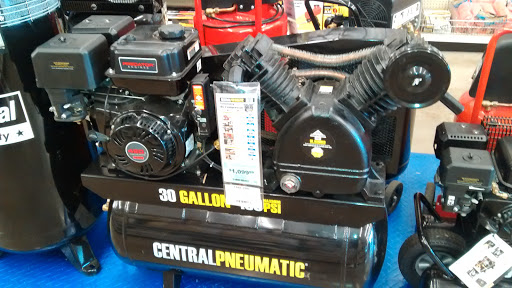 Hardware Store «Harbor Freight Tools», reviews and photos, 323 E Merritt Island Causeway, Merritt Island, FL 32952, USA