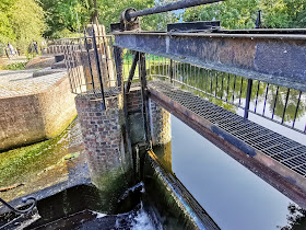 Lower Castle Park Footbridge