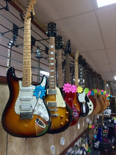 Pawn Shop «Pine Ridge Pawn & Jewelry», reviews and photos, 2033 Pine Ridge Rd #4, Naples, FL 34109, USA