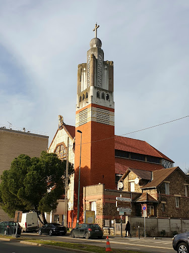 Église catholique Église Notre-Dame-des-Missions Épinay-sur-Seine