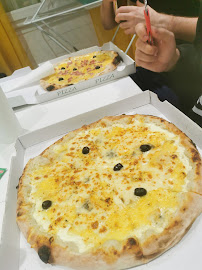 Plats et boissons du Pizzeria Pizza Au Feu De Bois CHEZ DAN à Alès - n°14