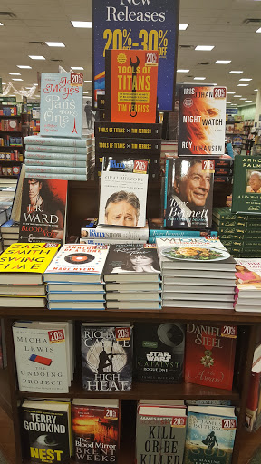 Book Store «Barnes & Noble Booksellers Hillside Village», reviews and photos, 305 Farm to Market Road 1382 #520, Cedar Hill, TX 75104, USA