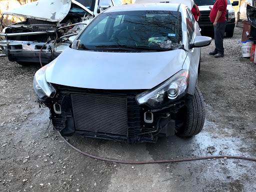 Auto Body Shop «Villegas Paint & Body Shop», reviews and photos, 911 Viendo St, San Antonio, TX 78201, USA