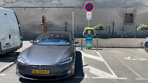Borne de recharge de véhicules électriques Réseau eborn Station de recharge Jausiers