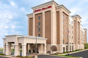 Hampton Inn & Suites Cleveland-Beachwood image