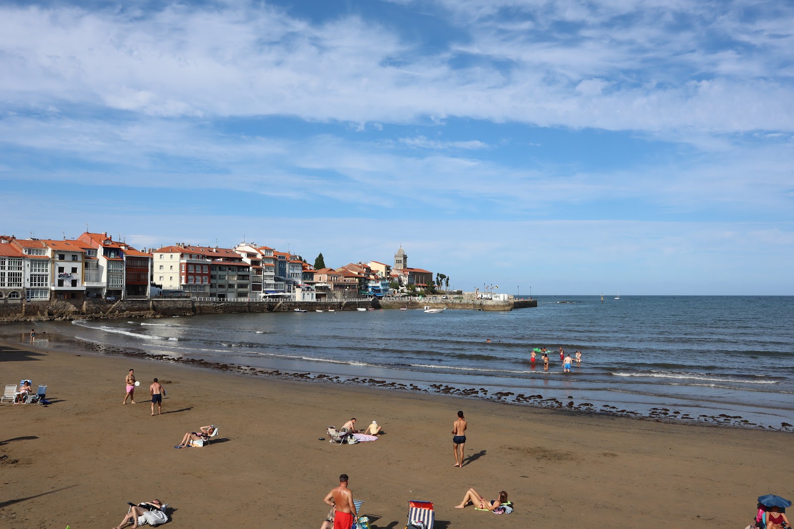 Fotografie cu Playa de la Ribera cu o suprafață de nisip strălucitor