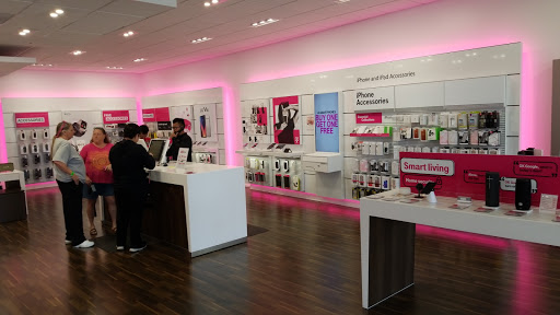 Cell Phone Store «T-Mobile», reviews and photos, 6952 Katella Ave, Cypress, CA 90630, USA