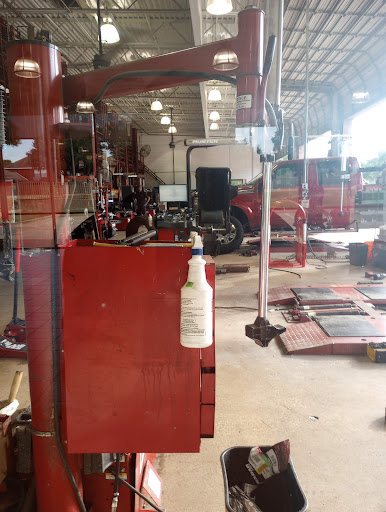 Tire Shop «Discount Tire Store - Arlington, TX», reviews and photos, 1375 NE Green Oaks Blvd, Arlington, TX 76006, USA