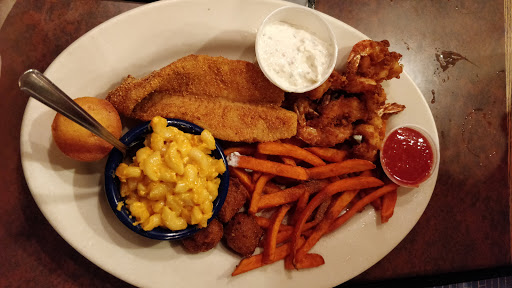 Barbecue Restaurant «Red Hot & Blue-Fairfax, VA», reviews and photos, 4150 Chain Bridge Rd, Fairfax, VA 22030, USA