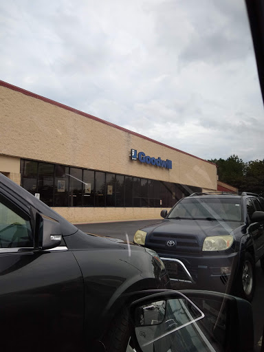 Thrift Store «Goodwill of North Georgia: Kennesaw Store and Donation Center», reviews and photos, 2500 Cobb Pkwy N, Kennesaw, GA 30152, USA