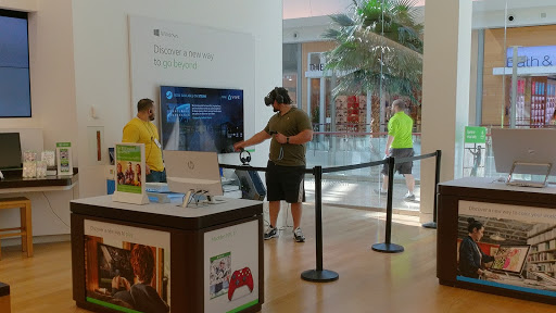 Computer Store «Microsoft Store - Mall at Millenia», reviews and photos, 4200 Conroy Rd #220, Orlando, FL 32839, USA