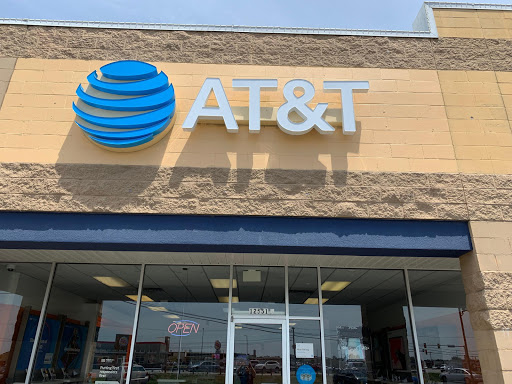 Cell Phone Store «AT&T Authorized Retailer», reviews and photos, 12551 IL-143, Highland, IL 62249, USA