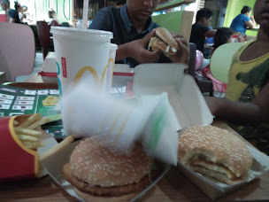 Photo n°8 de McDonald's Saint-Pierre Boulevard Banks à Saint-Pierre ()