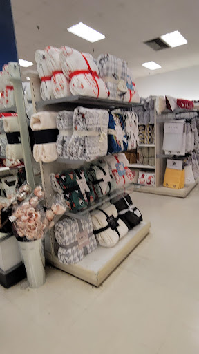 Department Store «Marshalls», reviews and photos, 1800 Clements Bridge Rd, Deptford Township, NJ 08096, USA