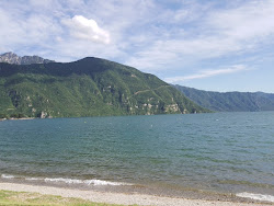 Spiaggia Bagolino'in fotoğrafı uçurumlarla desteklenmiş