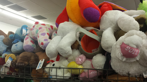 Thrift Store «McClintock & Southern Goodwill Retail Store & Donation Center», reviews and photos, 1546 E Southern Ave, Tempe, AZ 85282, USA