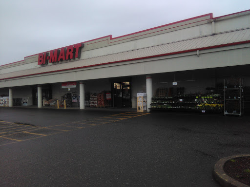 Department Store «Bi-Mart», reviews and photos, 3225 Pacific Ave, Forest Grove, OR 97116, USA