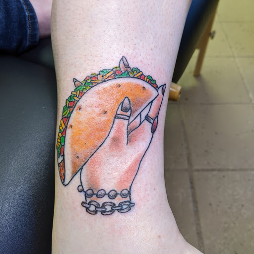 Tattoo Shop «Hydra Electric Tattoo», reviews and photos, 317 Green Bay Rd, Highwood, IL 60040, USA