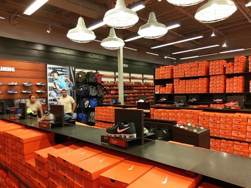 Clothing Store «Nike Factory Store», reviews and photos, 2950 I-20 Frontage Rd #755, Grand Prairie, TX 75052, USA