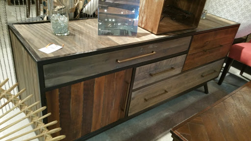 Furniture Store «In Mode Modern Home & Office Furniture», reviews and photos, 1071 South La Brea Ave, Los Angeles, CA 90019, USA