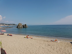 Photo de Spiaggia della Madonnetta avec un rivage spacieux