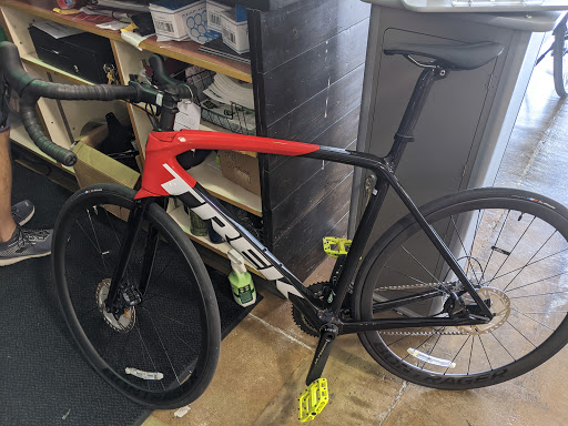 Bicycle Store «The Trek Bicycle Store of Kansas City-Shawnee», reviews and photos, 10412 Shawnee Mission Pkwy, Shawnee, KS 66203, USA