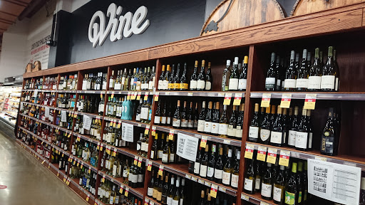 Grocery Store «Earth Fare», reviews and photos, 721 Gov Morrison St #110, Charlotte, NC 28211, USA