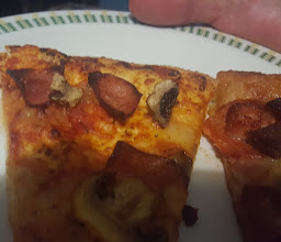 Pizza Hut Lynnridge Mall photo