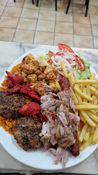 Kebab du Restauration rapide Restaurant Istanbul kiss à Cergy - n°7