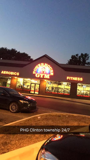 Gym «Powerhouse Gym Clinton Township 24/7», reviews and photos, 37095 S Gratiot Ave, Charter Twp of Clinton, MI 48036, USA