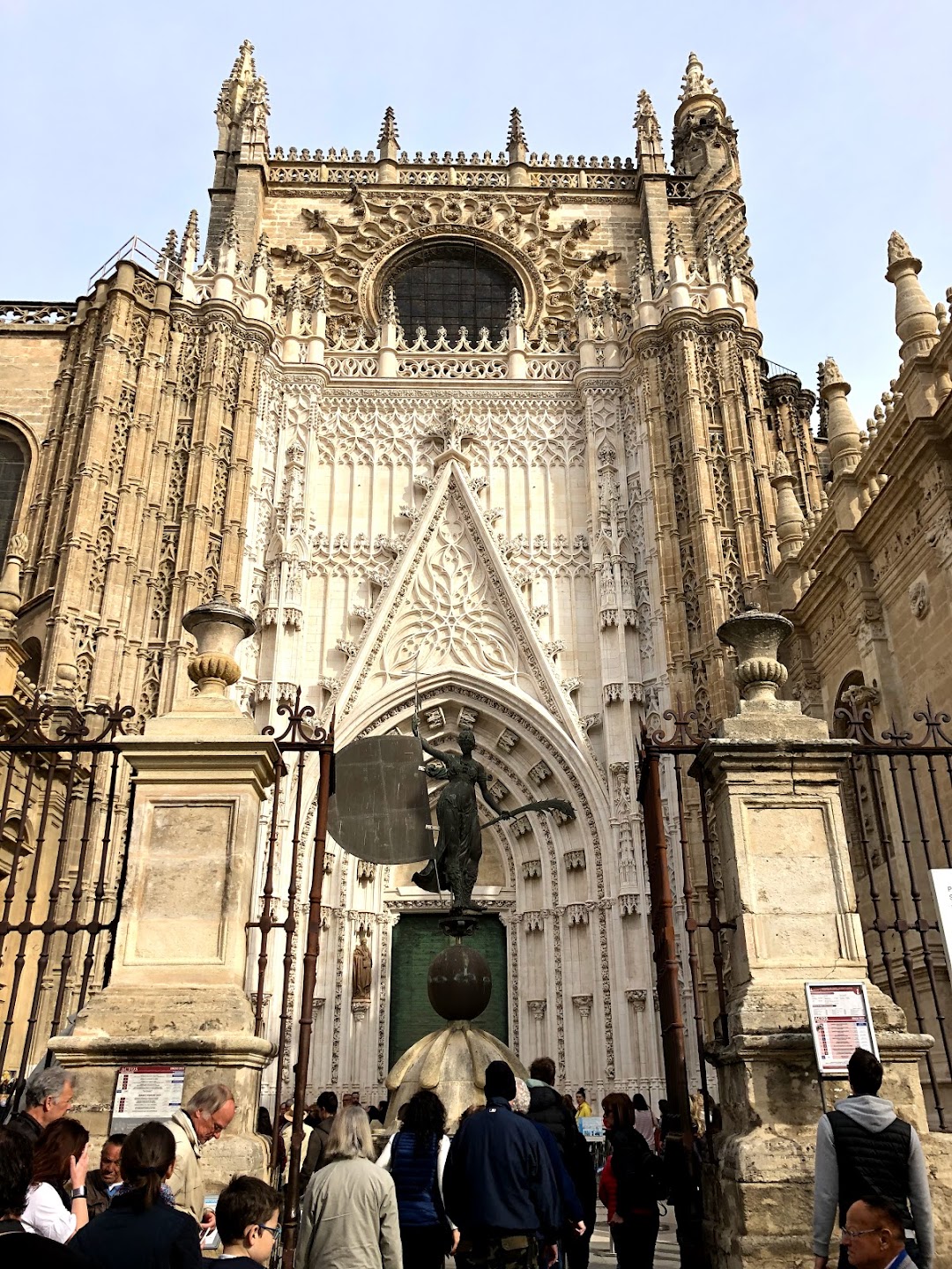 El Giraldillo en la ciudad Sevilla