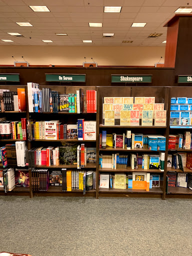 Book Store «Barnes & Noble», reviews and photos, 11500 Financial Centre Pkwy, Little Rock, AR 72211, USA