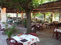 Atmosphère du Restaurant LESTIVANT à Saint-Martin-d'Ardèche - n°2