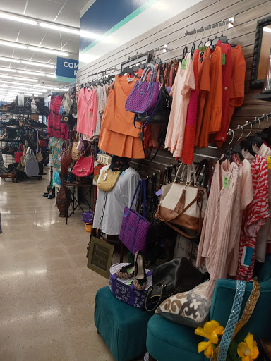 Thrift Store «Green Bay East Goodwill Retail Store & Training Center», reviews and photos