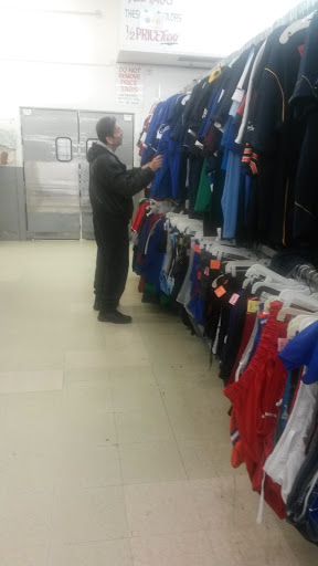 Thrift Store «Village Discount Outlet Store 12», reviews and photos, 4635 N Elston Ave, Chicago, IL 60630, USA