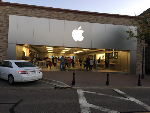 Computer Store «Apple Main Place», reviews and photos, 120 W Jefferson Ave, Naperville, IL 60540, USA