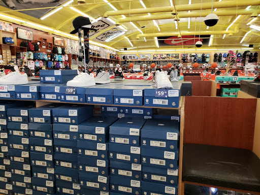 Shoe Store «Shoe City - Fullerton», reviews and photos, 1604 S Harbor Blvd, Fullerton, CA 92832, USA