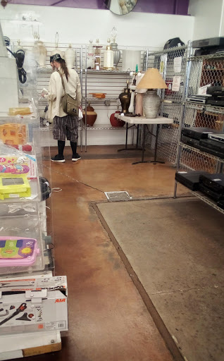 Thrift Store «Casa De Los Ninos Thrift Store», reviews and photos, 1302 E Prince Rd, Tucson, AZ 85719, USA