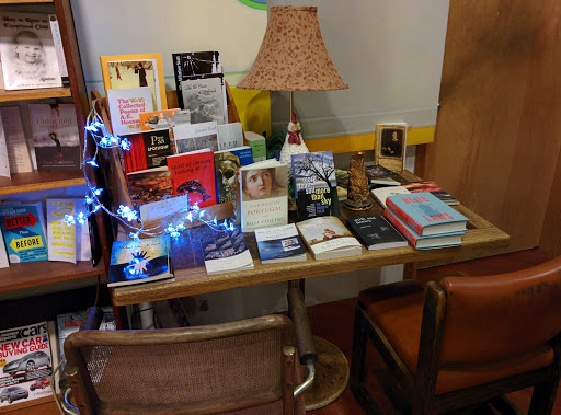 Book Store «Canyon Way Bookstore & Restaurant», reviews and photos, 1216 SW Canyon Way, Newport, OR 97365, USA