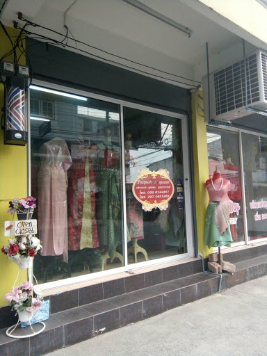ร้านคุณแขก&ปู เช่าชุดไทย ชุดนานาชาติ โซนรังสิต