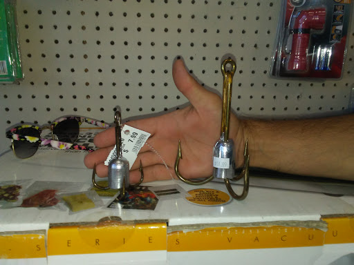 Sporting Goods Store «Half Hitch-Panama City Beach», reviews and photos, 2206 Thomas Dr, Panama City, FL 32408, USA