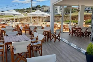 Bar Restaurant Vila image
